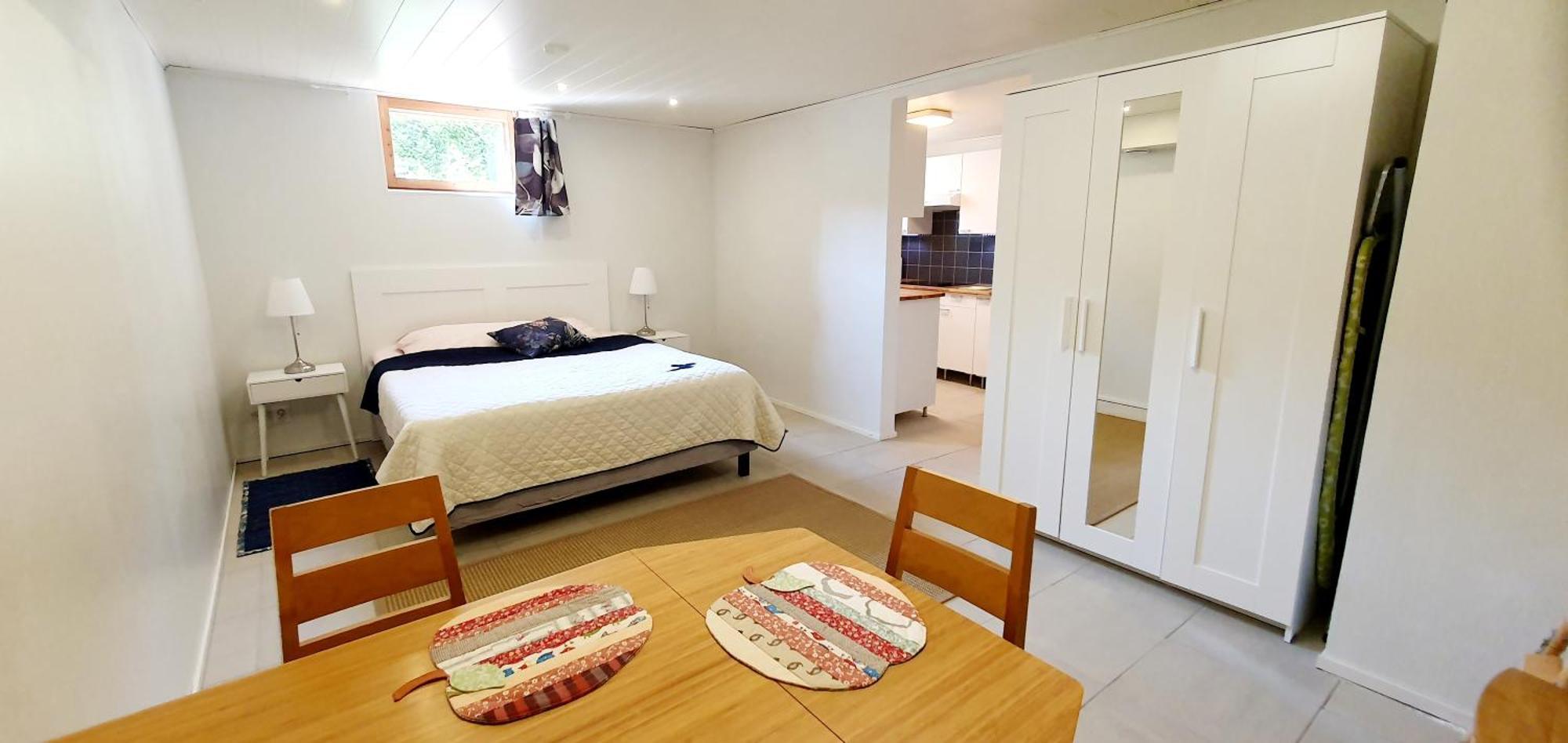 Huoneisto Two 54m2 Apt, Wifi, Free Parking, Terrace, Near Park Helsinki