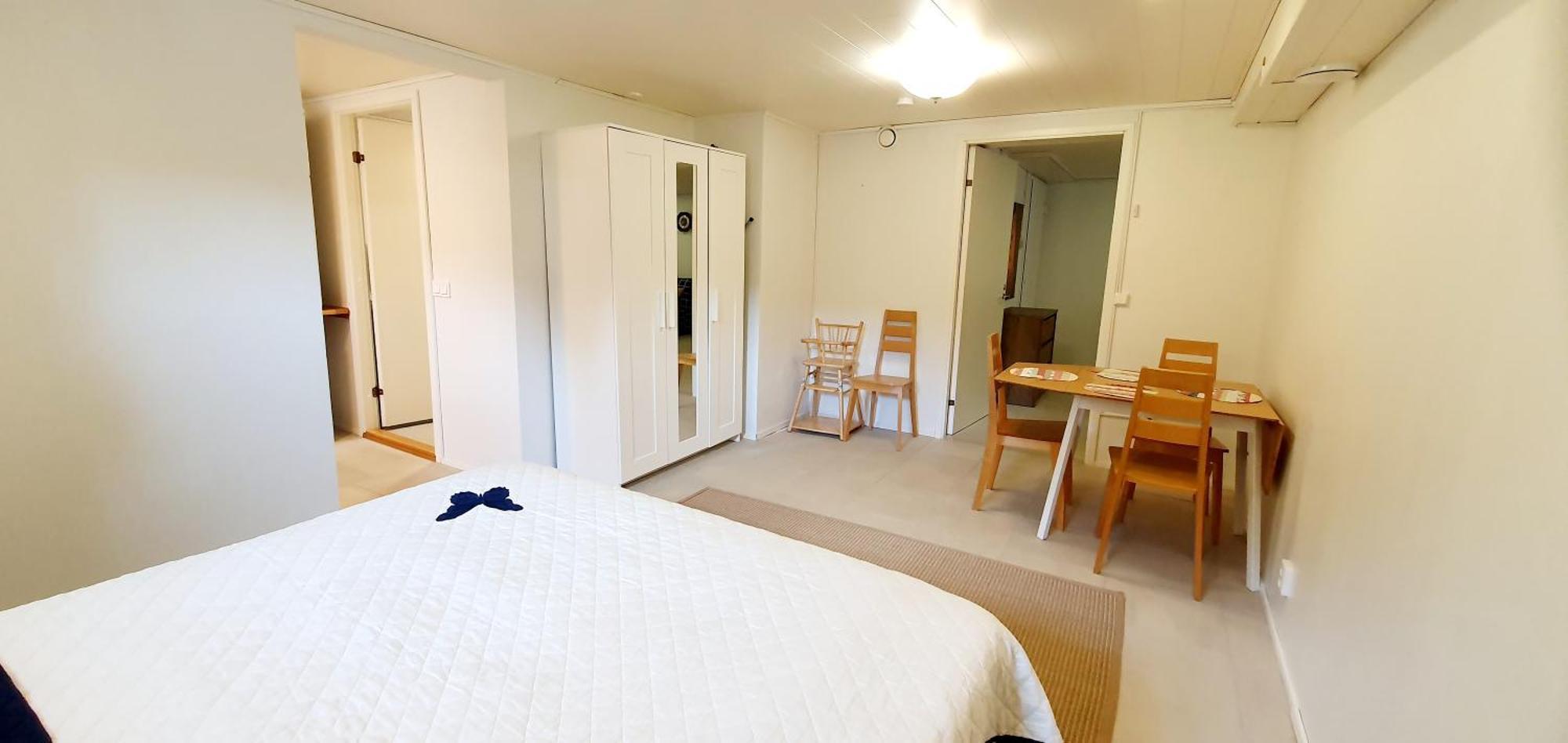 Huoneisto Two 54m2 Apt, Wifi, Free Parking, Terrace, Near Park *